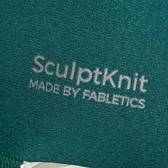 Fabletics Yoga Set - Picture 8 of 8